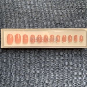 NWT Static Nails in Peony (Round Nail Shape)